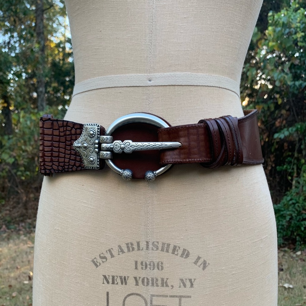 Vintage Oversized Leather Belt with Ornate Buckle - Picture 4 of 16